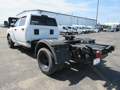Used 2022 RAM 3500 Tradesman RWD image 5