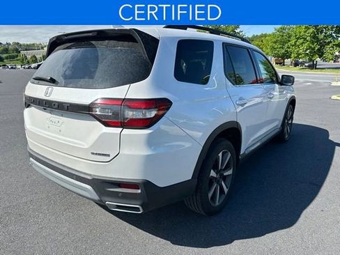 Used 2023 Honda Pilot Touring image 7
