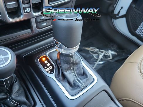 Used 2023 Jeep Wrangler Unlimited Sahara w/ Cold Weather Group AWD/4WD image 25