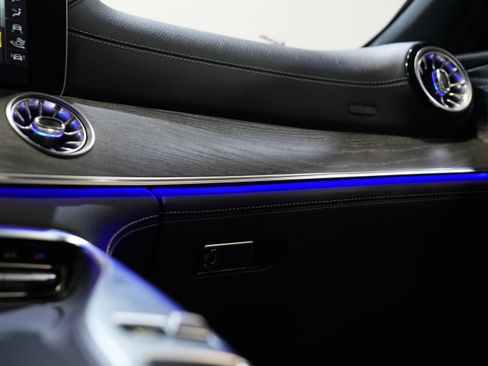 Used 2019 Mercedes-Benz AMG GT 63 w/ AMG Aerodynamics Package image 57