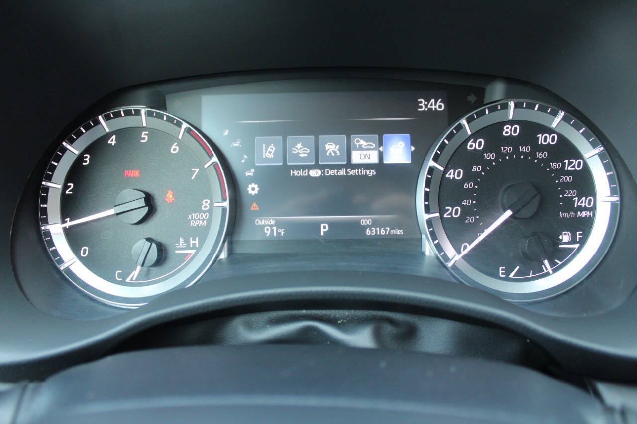 Used 2023 Toyota Highlander L FWD image 9