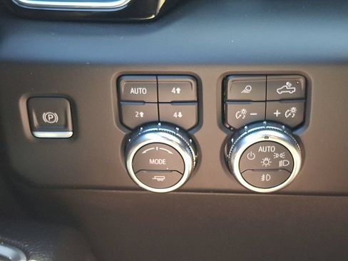 Used 2022 GMC Sierra 1500 Denali w/ Denali Reserve Package AWD/4WD image 24