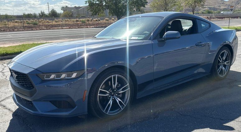 Used 2024 Ford Mustang Coupe RWD image 1