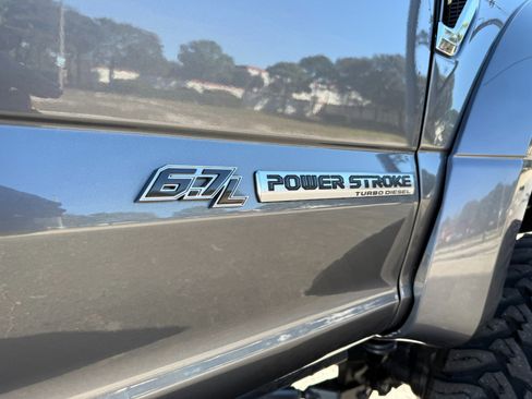 Used 2022 Ford F450 Platinum w/ FX4 Off-Road Package image 5