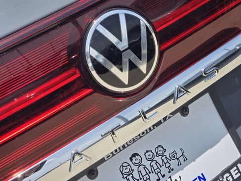 New 2026 Volkswagen Atlas SE FWD image 8