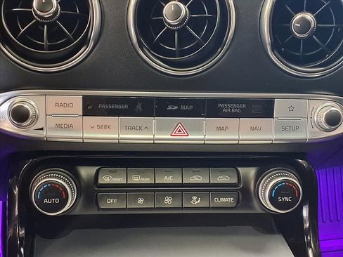 Used 2018 Kia Stinger GT2 image 5