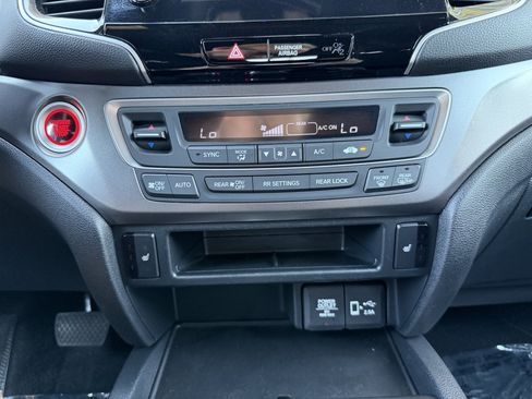 Used 2022 Honda Pilot Sport image 22