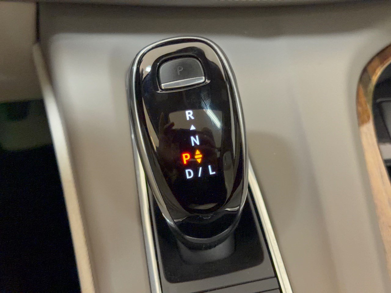 Used 2021 Cadillac Escalade ESV Premium Luxury Platinum AWD/4WD image 21