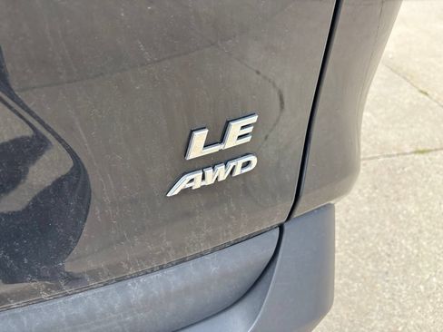 Used 2021 Toyota RAV4 LE AWD/4WD image 24