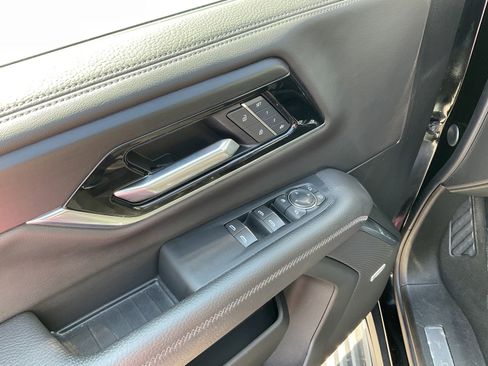 Used 2025 GMC Yukon Denali w/ Sun & Power Step Package AWD/4WD image 25