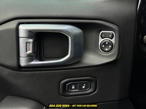 Used 2023 Jeep Wrangler Unlimited Sahara AWD/4WD image 15