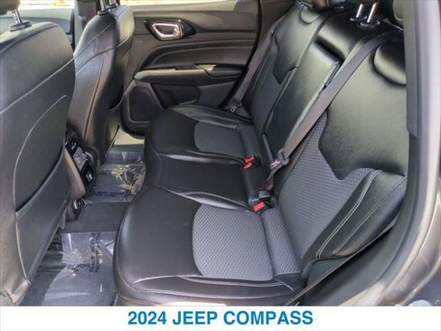Used 2024 Jeep Compass Latitude w/ Altitude Special Edition AWD/4WD image 22
