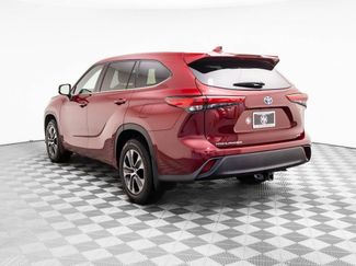 Used 2022 Toyota Highlander XLE video 3
