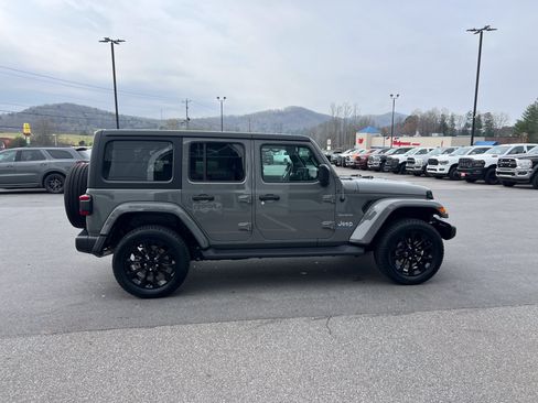 Used 2023 Jeep Wrangler Sahara w/ Cold Weather Group AWD/4WD image 4