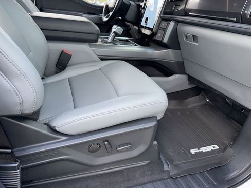 Used 2025 Ford F150 Lightning Flash image 25