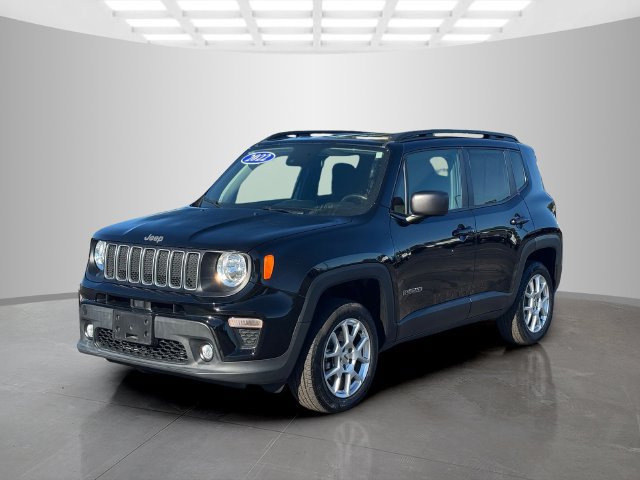 Certified 2022 Jeep Renegade Latitude w/ Convenience Group AWD/4WD image 3