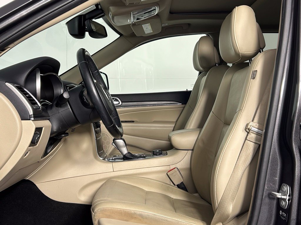 Used 2021 Jeep Grand Cherokee Limited AWD/4WD image 31