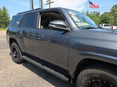 Used 2019 Toyota 4Runner TRD Off-Road AWD/4WD image 27