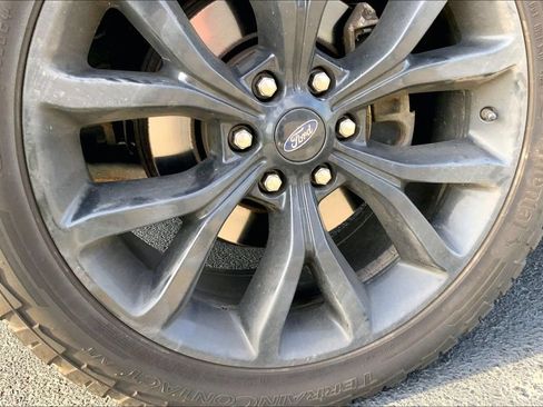 Used 2019 Ford Expedition Limited w/ Equipment Group 302A AWD/4WD image 3