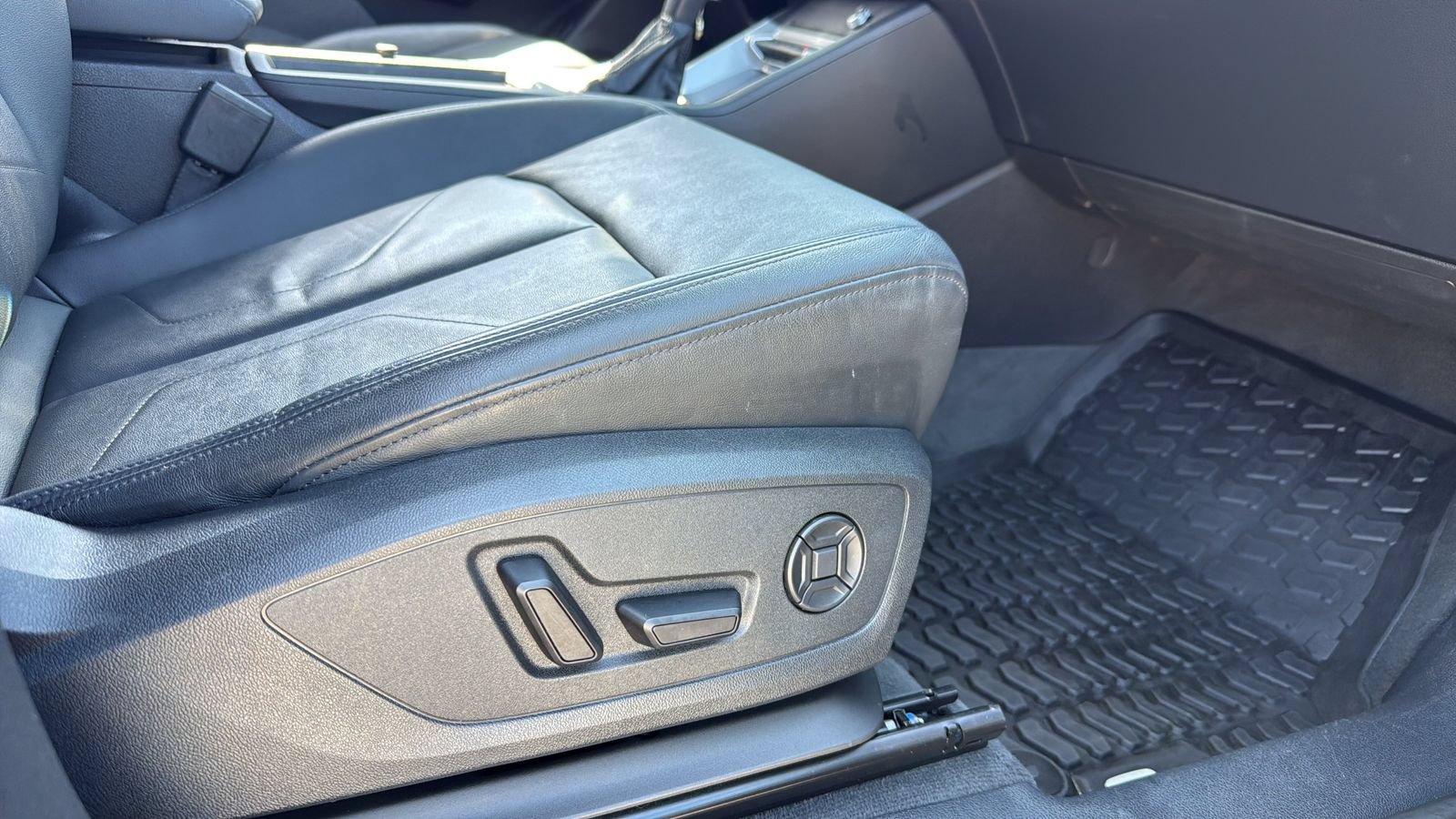 Used 2022 Audi Q3 2.0T Premium AWD/4WD image 20