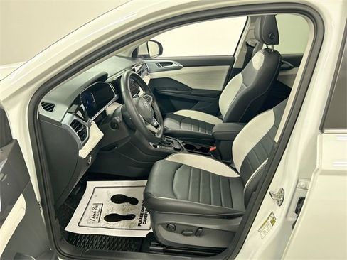 Certified 2025 Volkswagen Taos SEL w/ Black Wheel Plus Package image 13