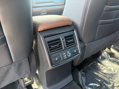 Used 2026 Subaru Forester Touring AWD/4WD image 22