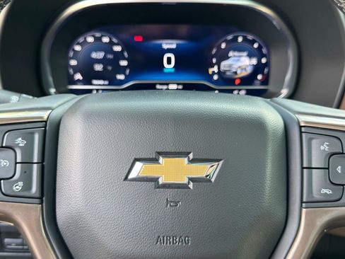 Used 2024 Chevrolet Suburban High Country image 38