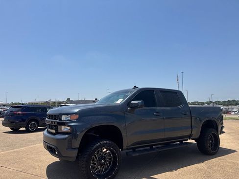 Used 2020 Chevrolet Silverado 1500 Custom w/ Custom Value Package RWD image 10