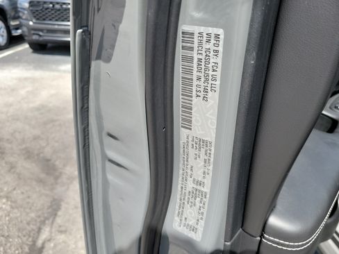 Used 2024 Dodge Durango SRT AWD/4WD image 31