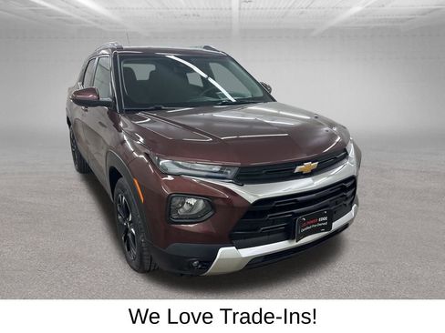 Certified 2022 Chevrolet TrailBlazer LT w/ Convenience Package FWD image 3