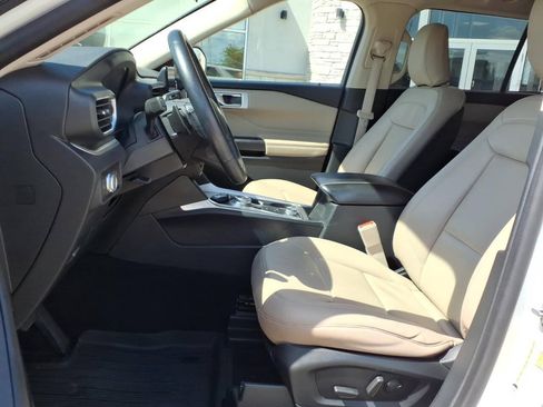 Used 2020 Ford Explorer XLT w/ Equipment Group 202A AWD/4WD image 22