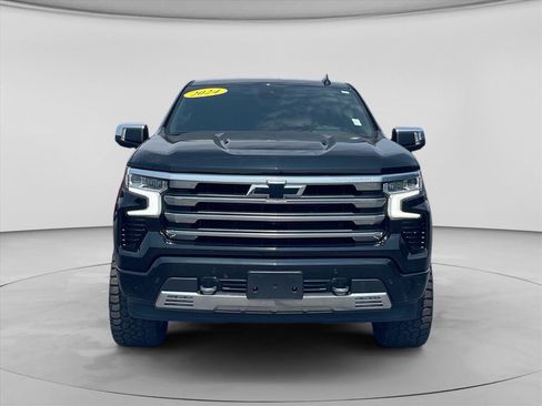 Used 2024 Chevrolet Silverado 1500 High Country w/ High Country Premium Package AWD/4WD image 2