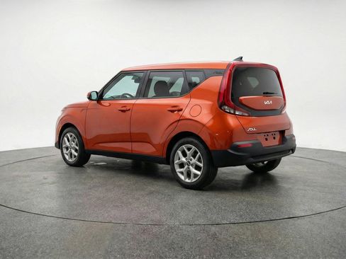 Used 2025 Kia Soul LX w/ LX Technology Package image 6