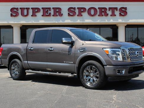 Used 2017 Nissan Titan Platinum Reserve image 1