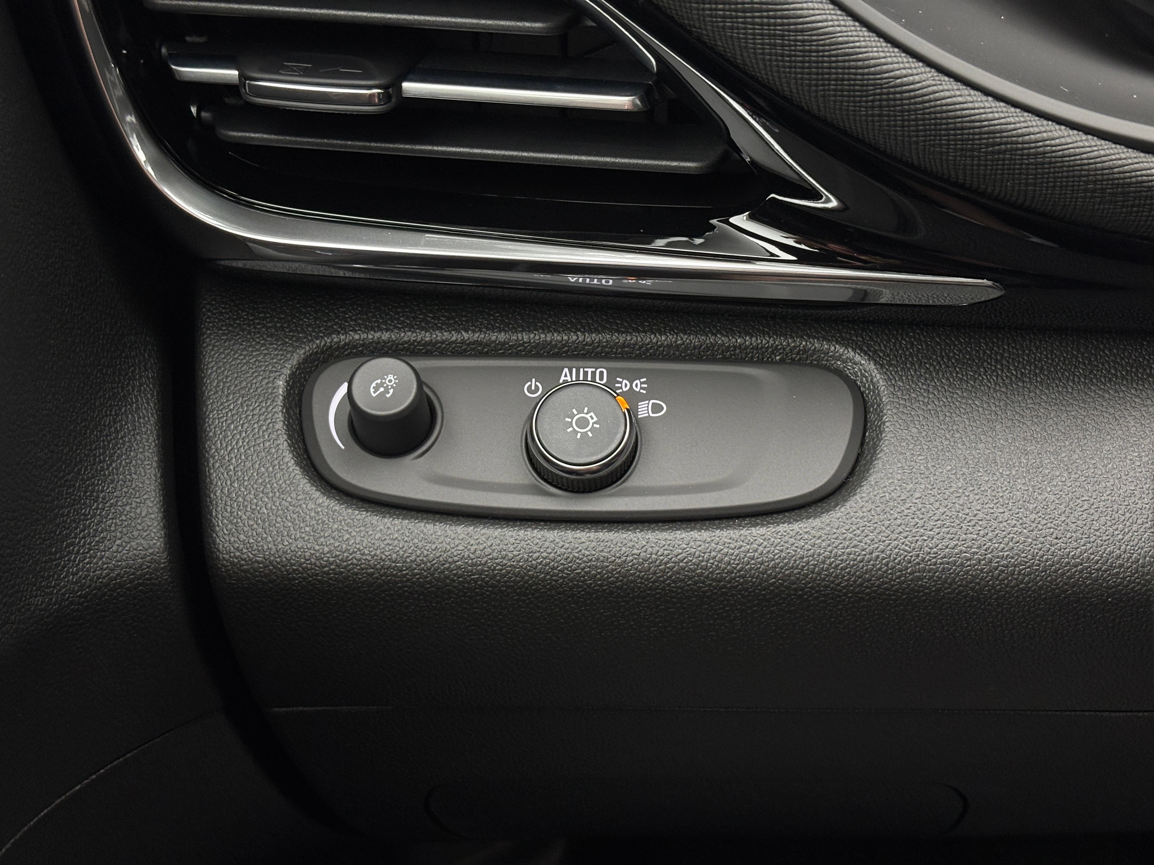 New 2026 Buick Envista Sport Touring w/ Convenience I Package FWD image 22