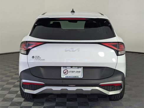 Used 2023 Kia Sportage EX image 6