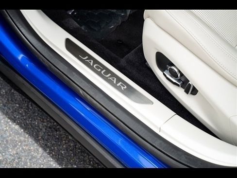 Used 2023 Jaguar I-PACE HSE image 14