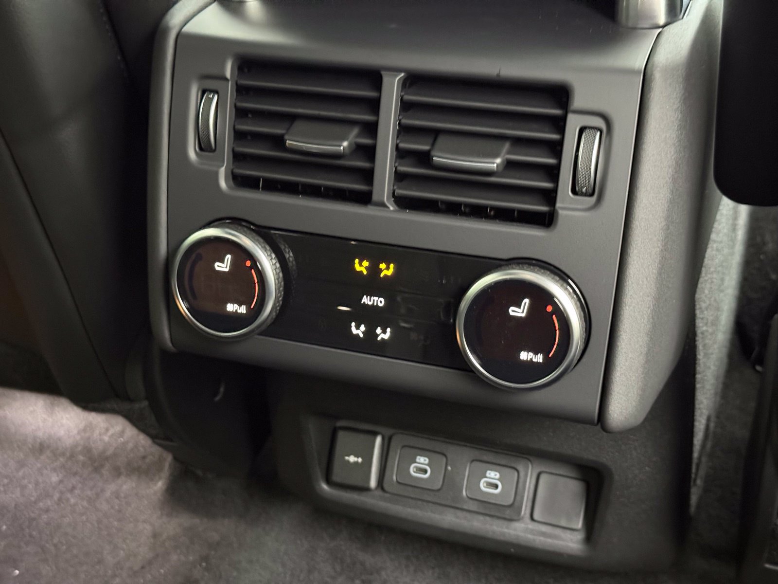 New 2026 Land Rover Discovery S AWD/4WD image 17