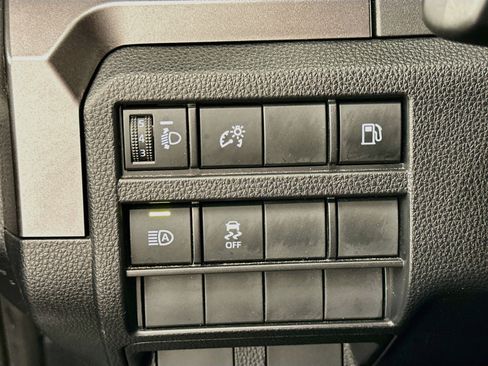 Used 2025 Toyota 4Runner SR5 AWD/4WD image 17