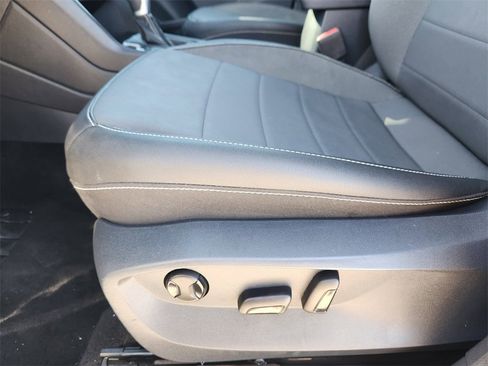 Used 2024 Volkswagen Taos SE image 26