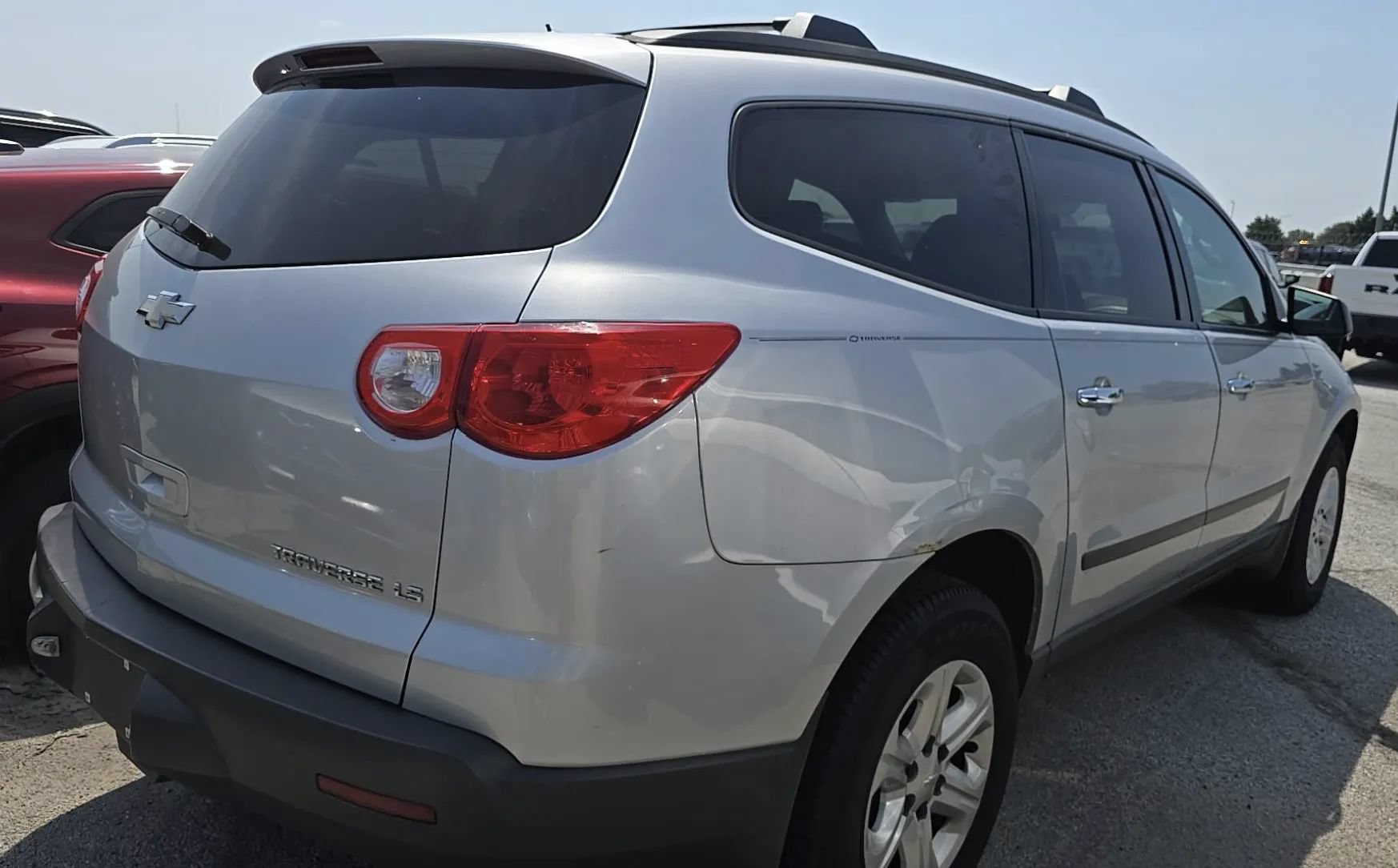 Used 2012 Chevrolet Traverse LS FWD image 3