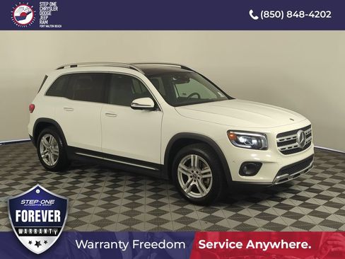 Used 2023 Mercedes-Benz GLB 250 4MATIC w/ Premium Package image 8