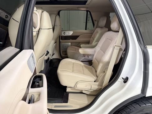 Used 2021 Lincoln Navigator Reserve AWD/4WD image 25