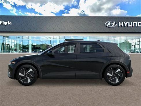 New 2026 Hyundai Ioniq 5 SE image 3