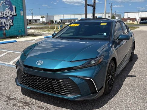 Used 2025 Toyota Camry SE w/ Multimedia Upgrade Package image 7