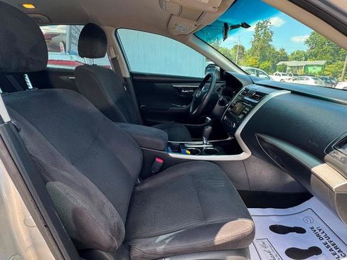 Used 2014 Nissan Altima 2.5 S w/ Display Audio Package FWD image 32