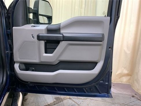 Used 2019 Ford F250 XL w/ STX Appearance Package image 11