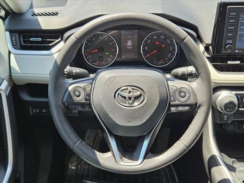 Used 2021 Toyota RAV4 XLE Premium FWD image 18