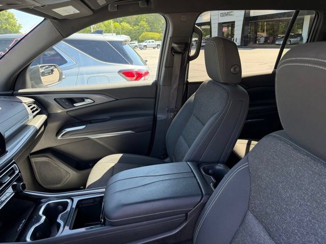 Certified 2024 Chevrolet Traverse LT FWD image 16