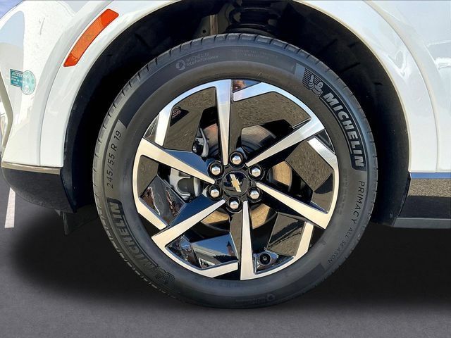 Certified 2024 Chevrolet Equinox EV LT FWD image 36
